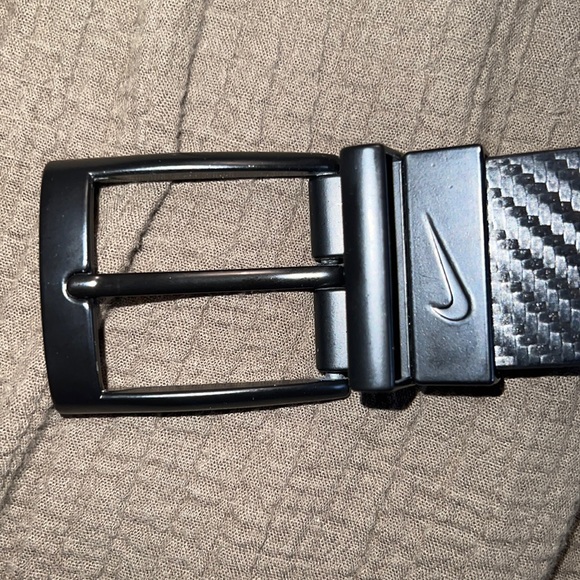 Nike Accessories Nike Mens Carbon Fiber Matte Reversible Golf Belt